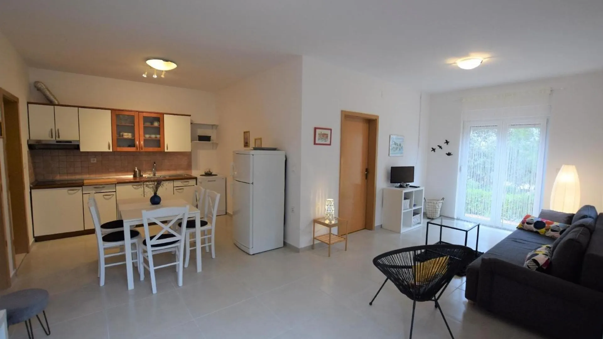 Ferienwohnung Fuer 5 Personen Ca 75 Qm In Mandre, Dalmatien Inseln Vor Zadar Apartment